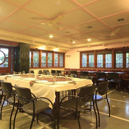 Hotel Sahyadri Алибаг Екстериор снимка