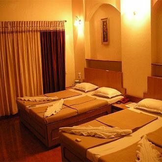 Hotel Sahyadri Алибаг Екстериор снимка