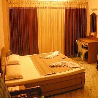 Hotel Sahyadri Алибаг Екстериор снимка
