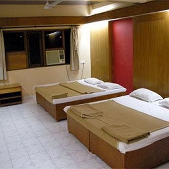 Hotel Sahyadri Алибаг Екстериор снимка